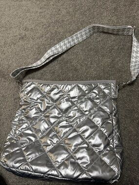 Quilted Metallic Silver Crossbody Bag - Women